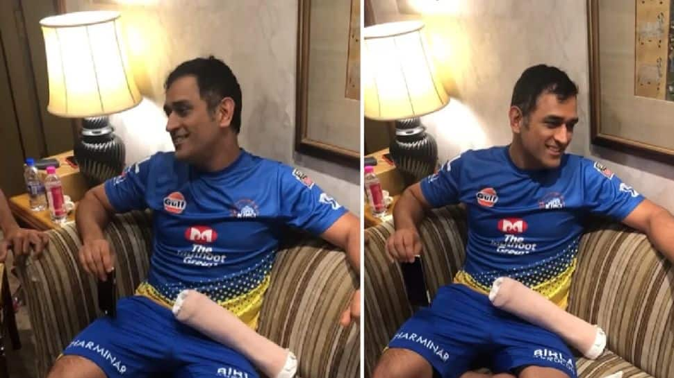 Watch: MS Dhoni Sings &#039;Salaam-E-Ishq&#039; In Unseen Viral Video, Fans Compare Mahi To Arijit Singh