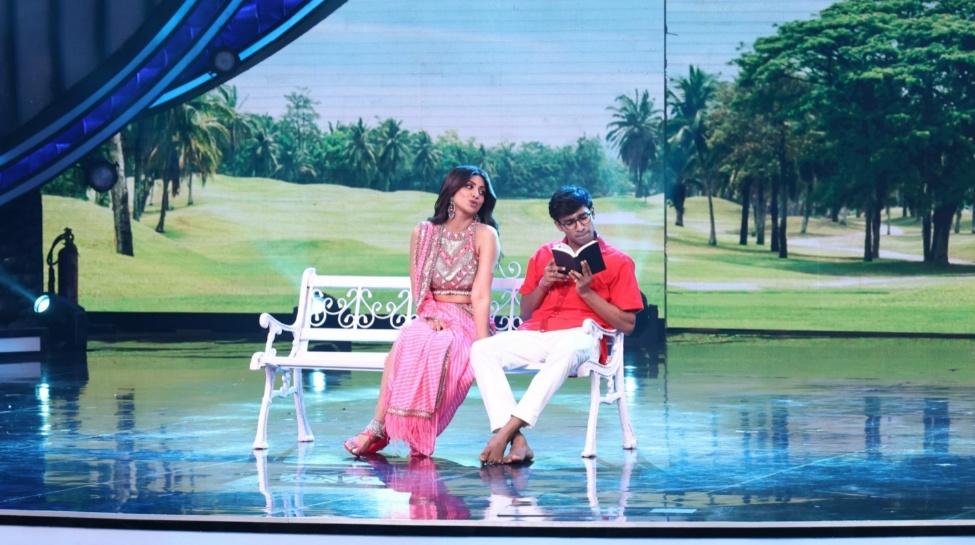 Shilpa Shetty, Aniket Chauhan To Recreate Iconic Scene From ‘Baazigar’ Shilpa Shetty, Aniket Chauhan To Recreate Iconic Scene From ‘Baazigar’