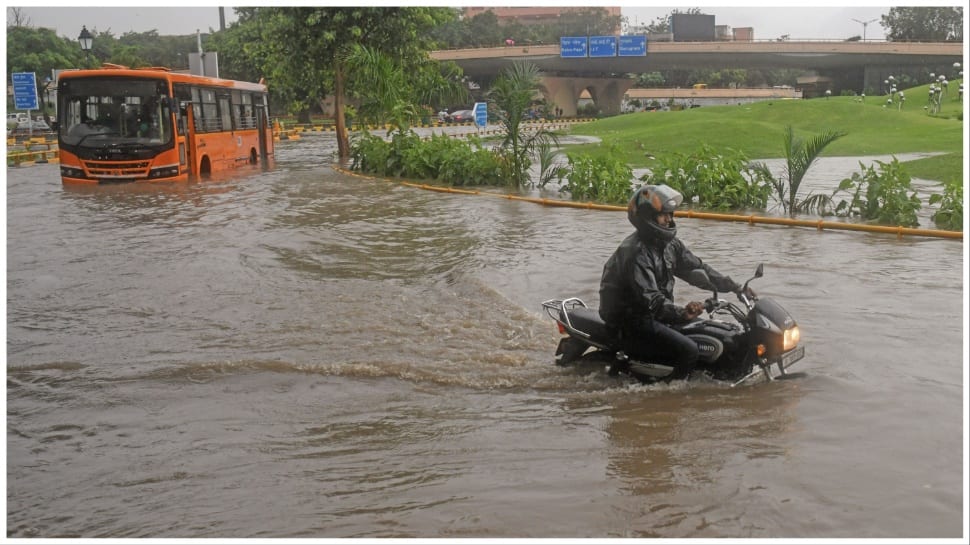 Heavy Rains Cause Water Logging In Delhi