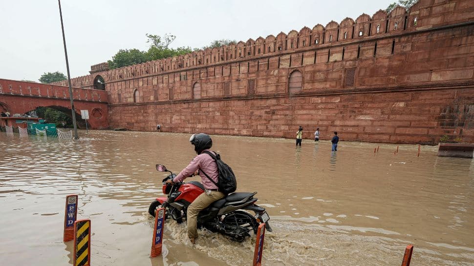 Delhi Floods: Red Fort Closed For Visitors; Schools, Colleges Shut Till Sunday Due To Yamuna&#039;s Water Level