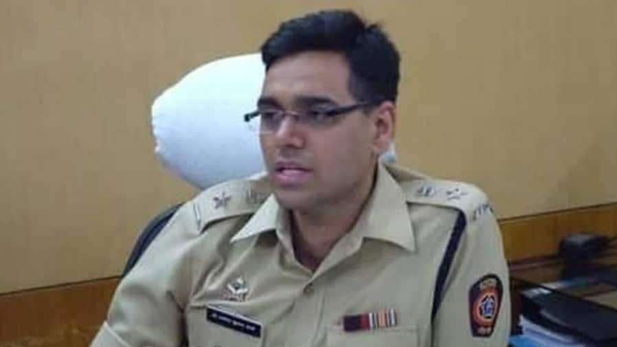 IPS Manoj Kumar Sharma Success Story: Slept With Beggars, Ran A Tempo ...