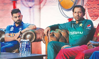 Pakistan cricketers' struggle to answer in English