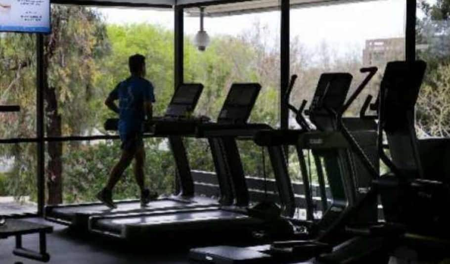 Delhi Gym SHOCKER! Youth Gets ELECTRIC SHOCK On Treadmill, Dies On Spot