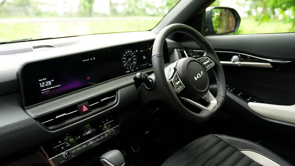 2023 Kia Seltos - Dashboard