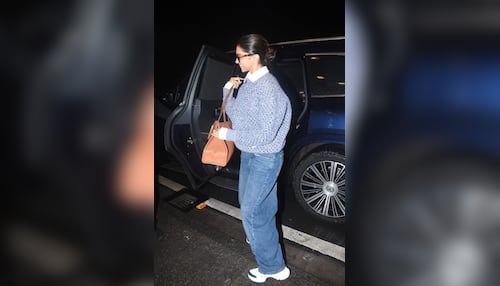 Alia Bhatt and Ranveer Singh twin in black; Deepika Padukone flaunts her  airport look in sweater - IMDb