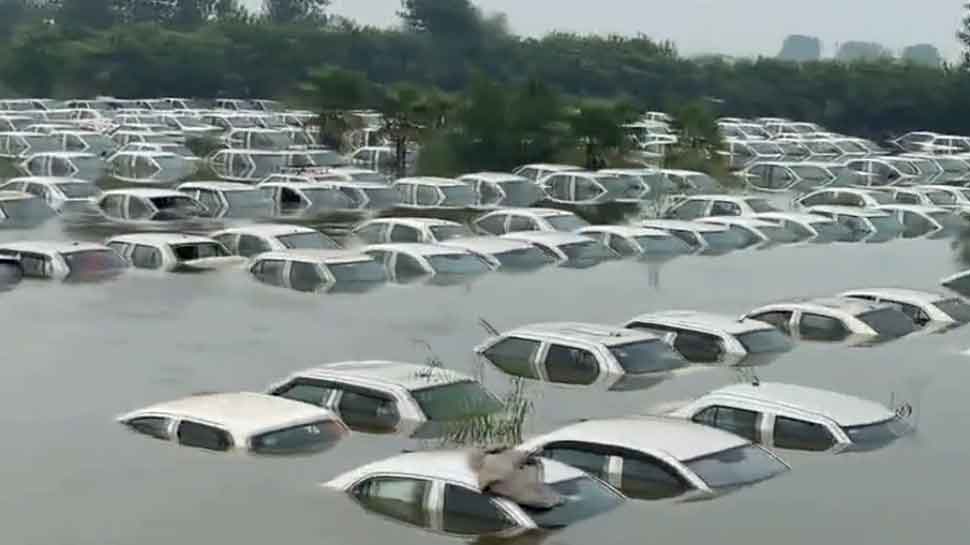 Hundreds Of Cars Submerged As Water Level Rises In Delhi&#039;s Hindon River - WATCH