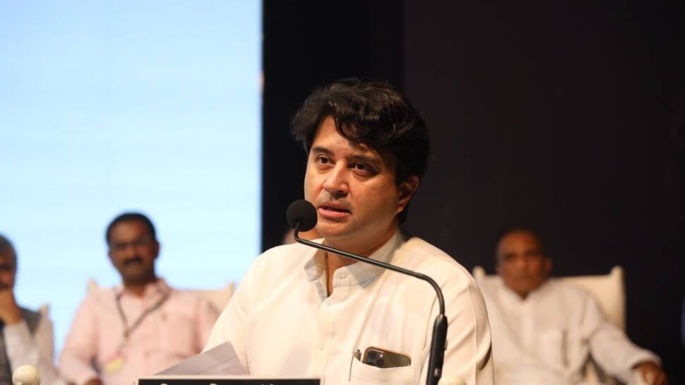 Jyotiraditya Scindia Takes &#039;Family&#039; Dig On I.N.D.I.A Alliance