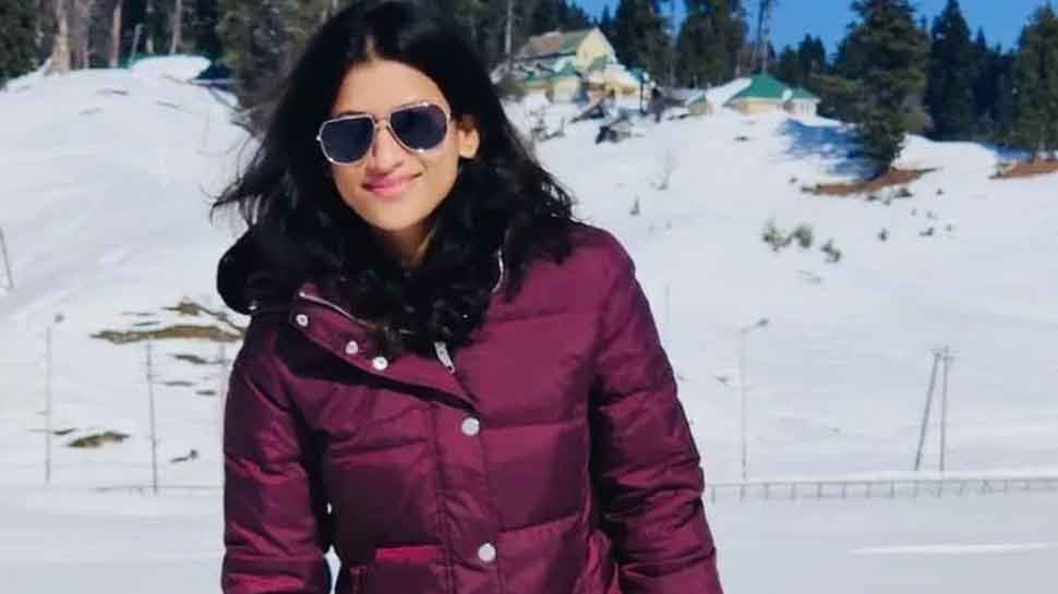 What to Wear in Manali - Checkout Travel Dresses for Manali | Beyoung