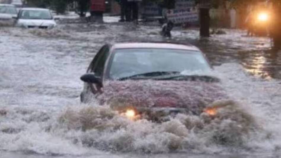 IMD issues heavy rain alert for next 5 days | Zee News