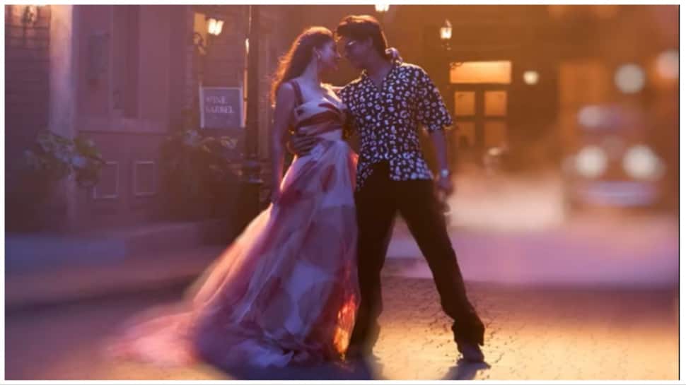 Shah Rukh Khan Drops Teaser of Much-Awaited Romantic Track &#039;Chaleya&#039;, Leaves Fans Excited