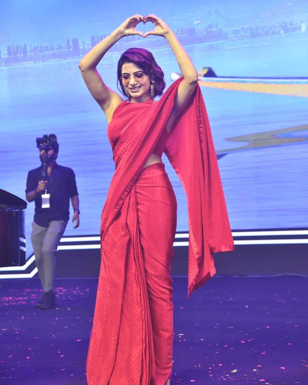 Samantha Ruth Prabhu Leaves Audience In Awe In Sizzling Red Sabyasachi Saree - In Pics | News | Zee News