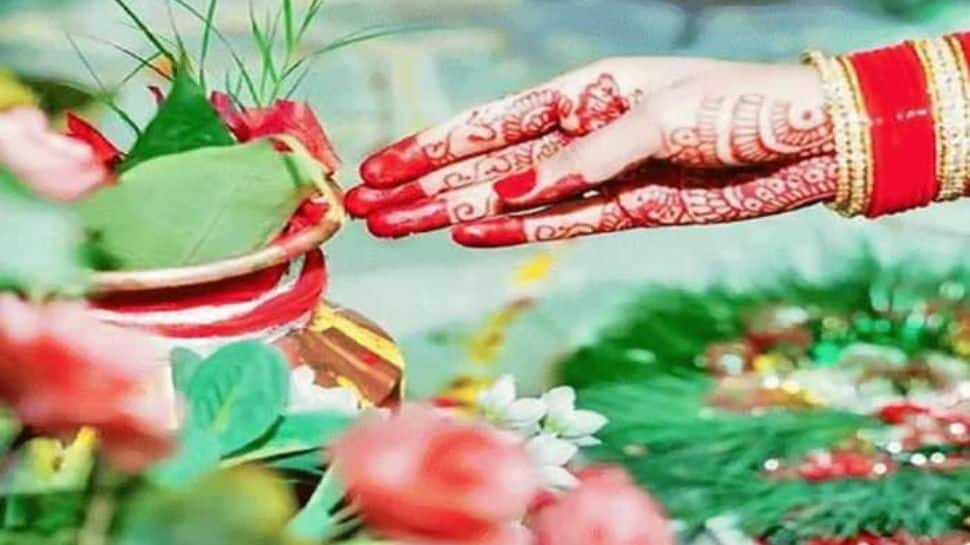 Hariyali Teej 2023 Check Shubh Muhurat Auspicious Rituals For Married Women Culture News 5368