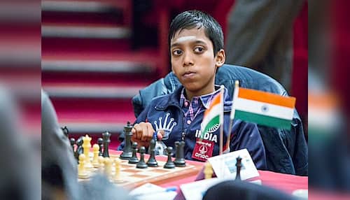 Hindustan Herald - Witness the incredible journey of 18-year-old chess  prodigy R Praggnanandhaa in the Chess World Cup 2023! 🏆 Despite a valiant  effort, he faced a tough battle against world no.
