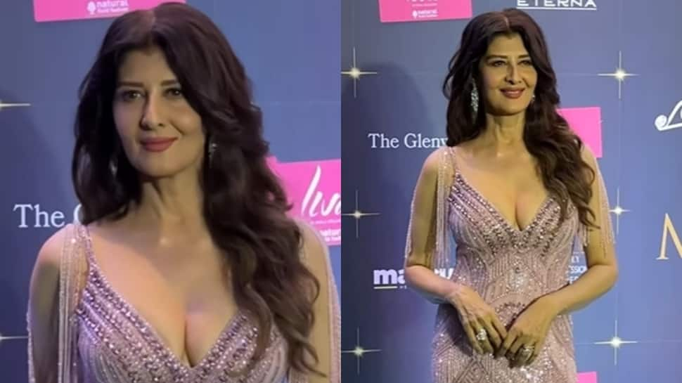 Salman Khan&#039;s Ex-Girlfriend Sangeeta Bijlani Makes Heads Turn In Plunging Bodycon Dress - Watch