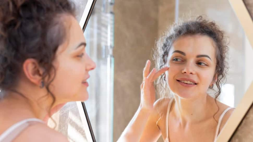 Unpredictable Weather? Effective Skincare Tips For Managing Acne Breakouts During Seasonal Changes