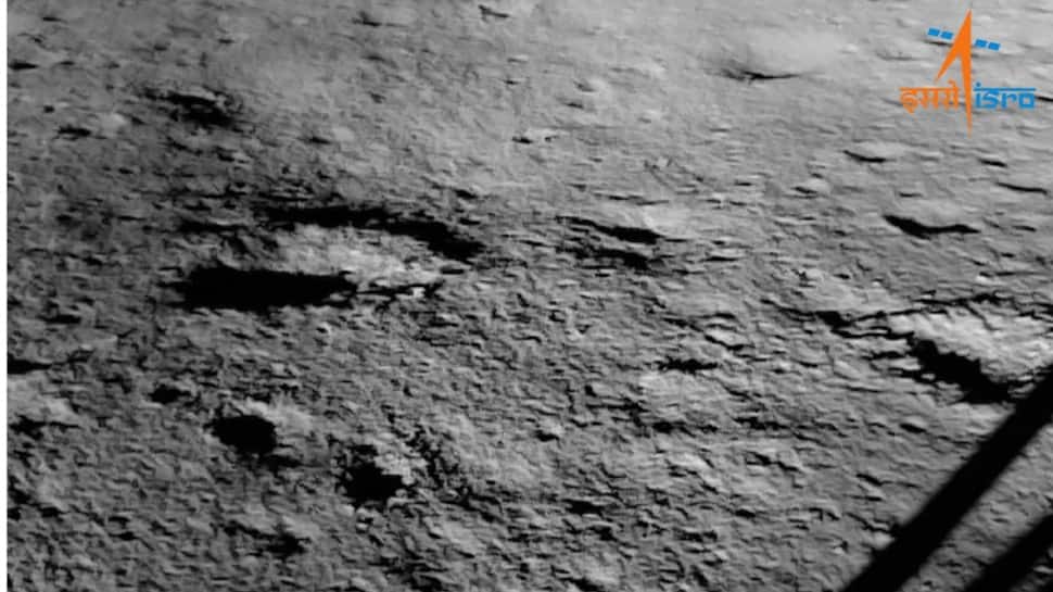 You are currently viewing WOW! Chandrayaan-3 Rover Confirms Presence Of Oxygen On Moon Surface, Search For Hydrogen Underway, Says ISRO
