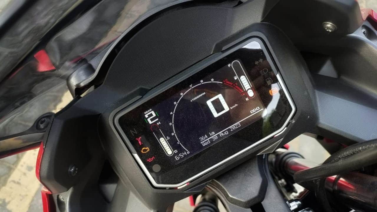 2023 Hero Karizma XMR Review: Can It Outrun Suzuki Gixxer 250? IN PICS ...