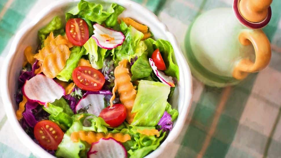 Ready-To-Eat Salad May Contain Disease-Causing Bacteria: Research