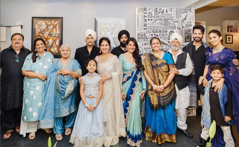 Shahid Kapoor, Mira Rajput Are All Smiles In New &#039;Perfect&#039; Family Pic