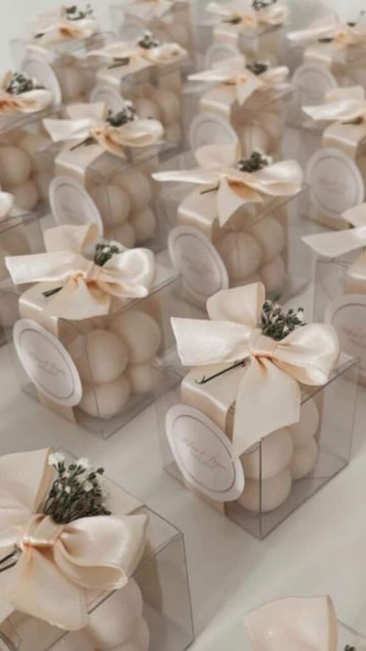 Buy Wedding Gifts Online - Unique Marriage Gifting Ideas - Zwende