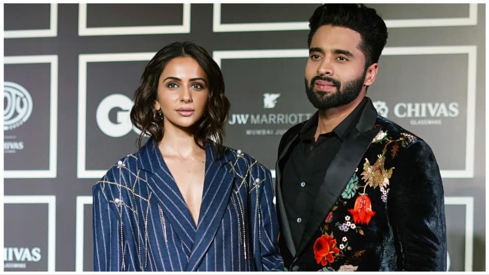 GQ Best Dressed Party: Rakul Preet Singh Dazzles In Black Backless Ensemble With Jackky Bhagnani – Watch GQ Best Dressed Party: Rakul Preet Singh Dazzles In Black Backless Ensemble With Jackky Bhagnani – Watch