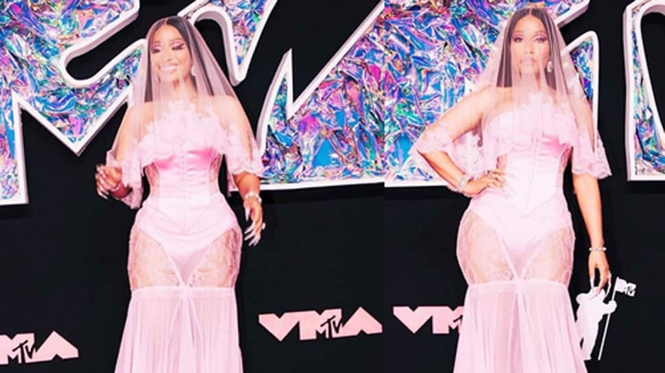 Oops! Nicki Minaj Faces Wardrobe Malfunction At MTV VMAs