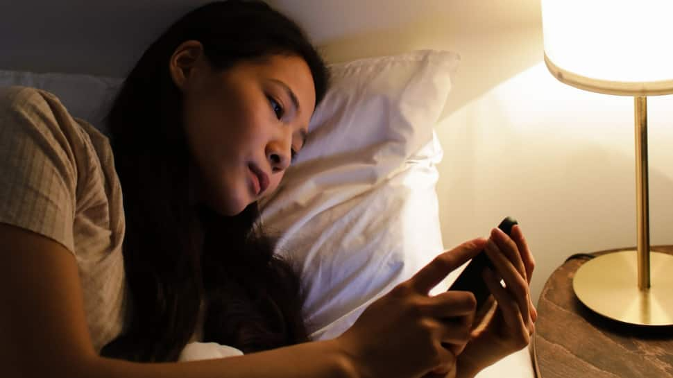 Optimize Sleep: Combat Blue Light On Screens For Better Rest And Circadian Rhythm