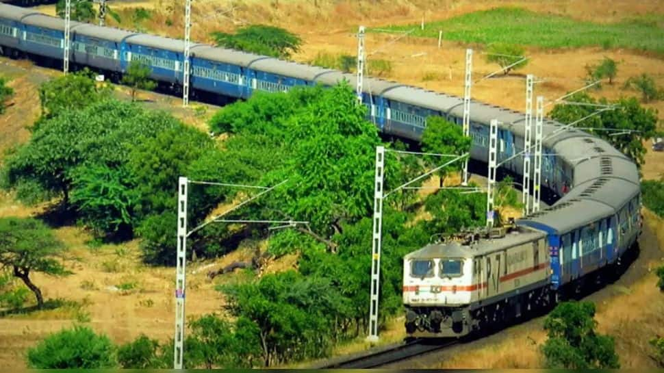 Ganesh Chaturthi 2023: Devendra Fadnavis Launches &#039;Namo Express&#039; Special Train