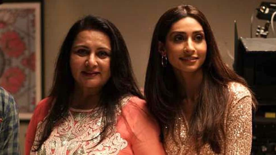 Paloma&#039;s Debut In &#039;Dono&#039; Gains Mom Poonam Dhillon&#039;s Blessings