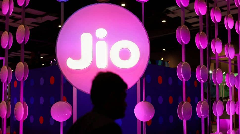 You are currently viewing Jio AirFiber To Launch On September 19: Check Price In India, Plans, Speed, And More