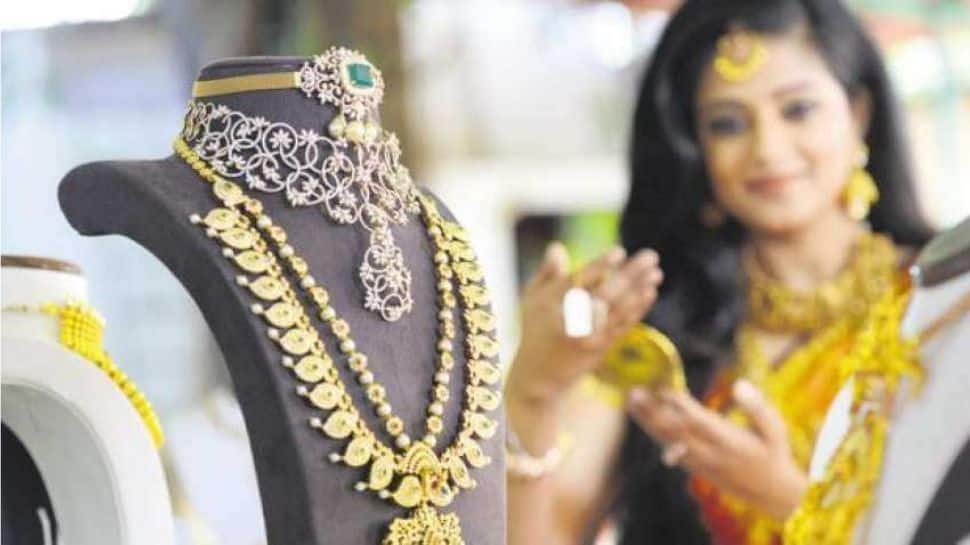 Gold Remains Flat At Rs 60,050; Silver Tumbles Rs 450