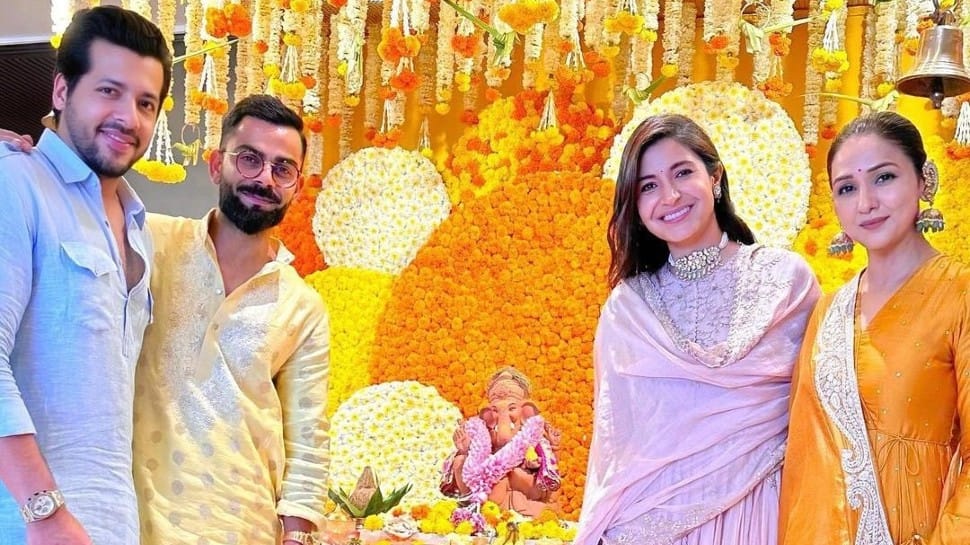 India Vs Australia 3rd ODI: Virat Kohli And Anushka Sharma Seek Lord Ganesha’s Blessings Ahead of Rajkot Game And Cricket World Cup 2023, Check PIC