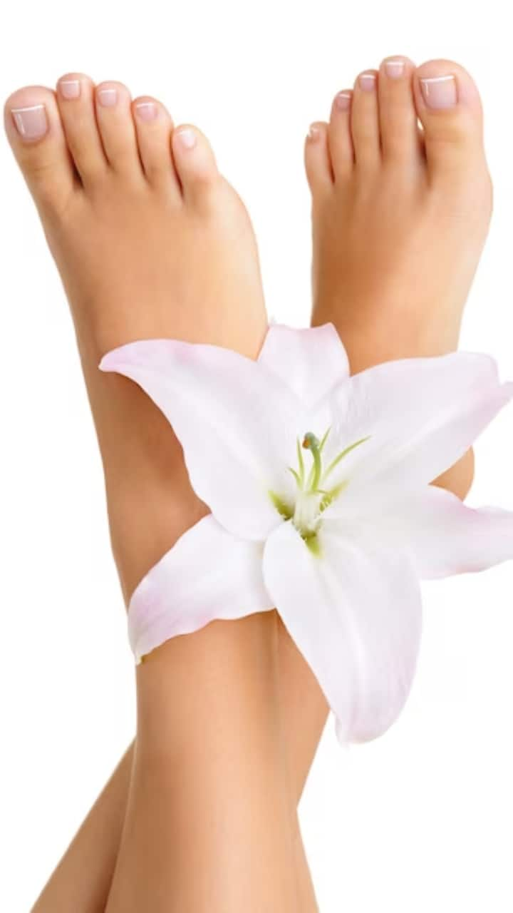 10 Natural Ways To Detan Feet At Home