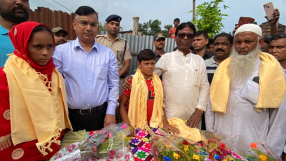Railway, West Bengal Govt Reward 12-Year Old Boy Who Averted Train Mishap With Red T-Shirt