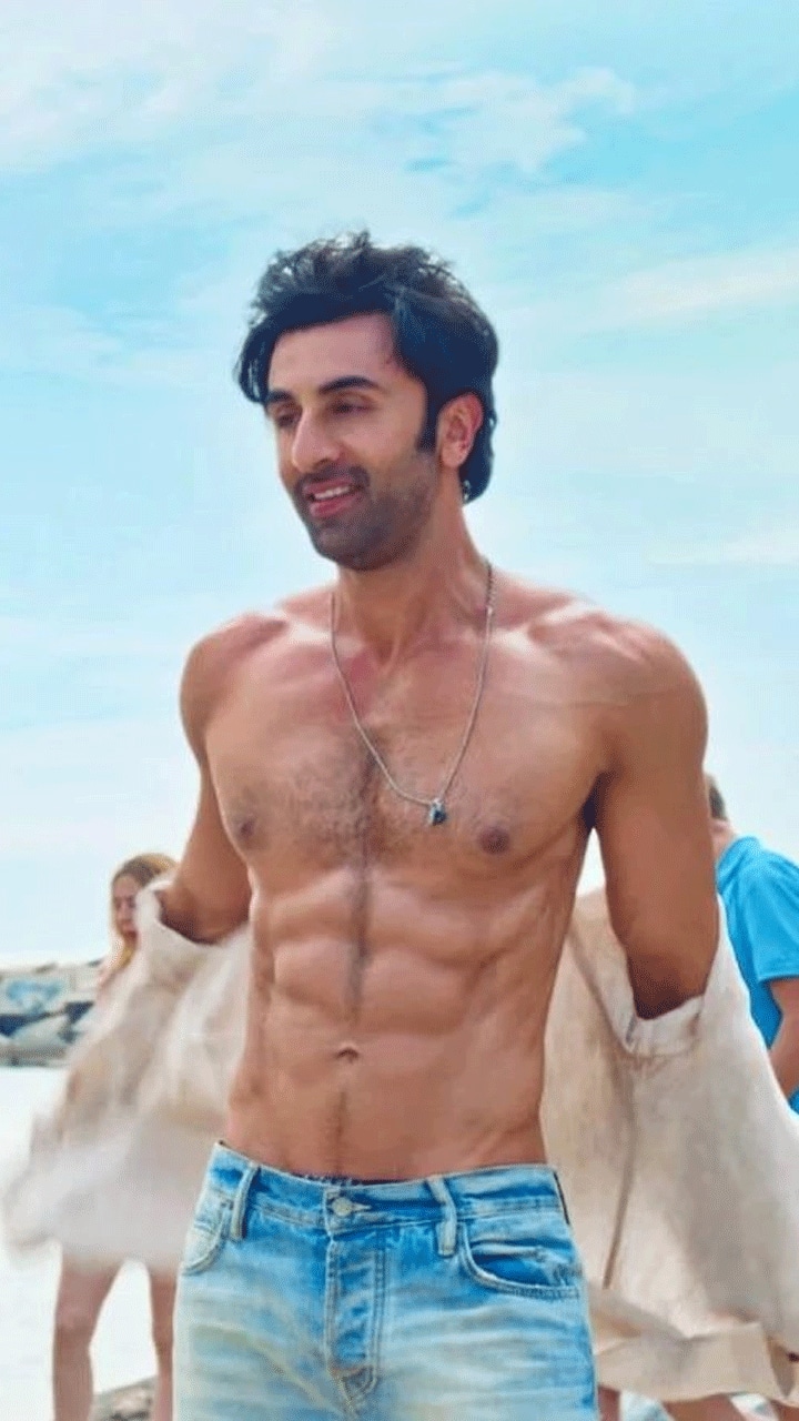 Happy B'day Ranbir Kapoor: Hot Pictures Of Chocolate Boy That Will