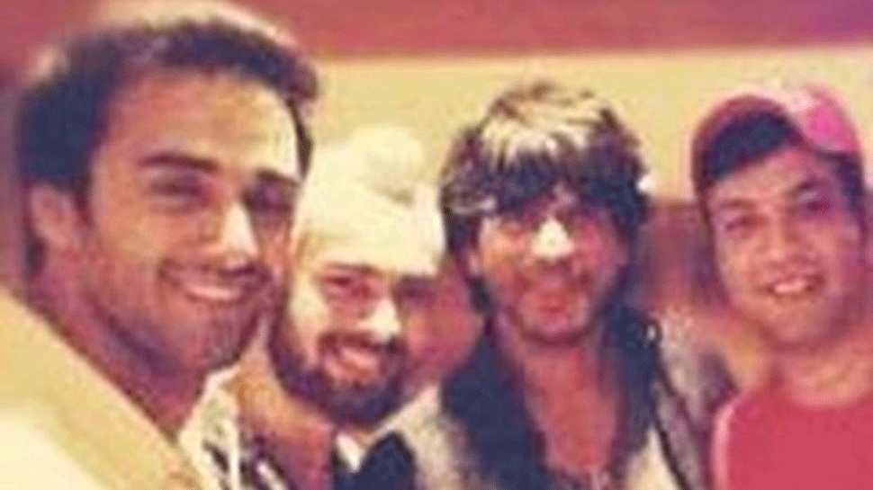 Mrigdeep Singh Lamba Shares Priceless Picture of Fukrey Gang With Shah Rukh Khan