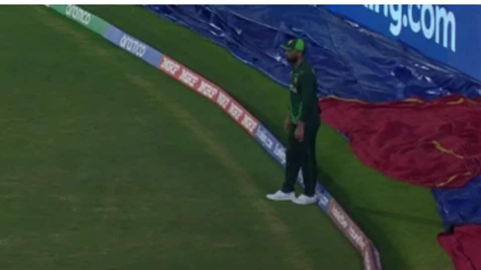 Fact Check: Did Pakistan Intentionally Move Boundary Ropes Behind During  Netherlands Innings In World Cup Match? | Cricket News | Zee News