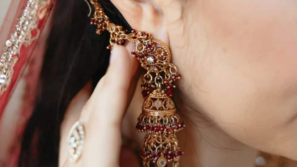 10 Must-Have Earrings For The Upcoming Wedding Season | Beauty/Fashion News