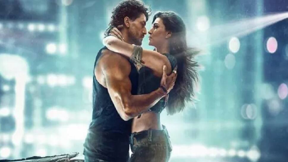 Ganapath Trailer: Netizens Hail Breathtaking Action Sequences Of Tiger Shroff-Kriti Sanon Starrer Ganapath Trailer: Netizens Hail Breathtaking Action Sequences Of Tiger Shroff-Kriti Sanon Starrer