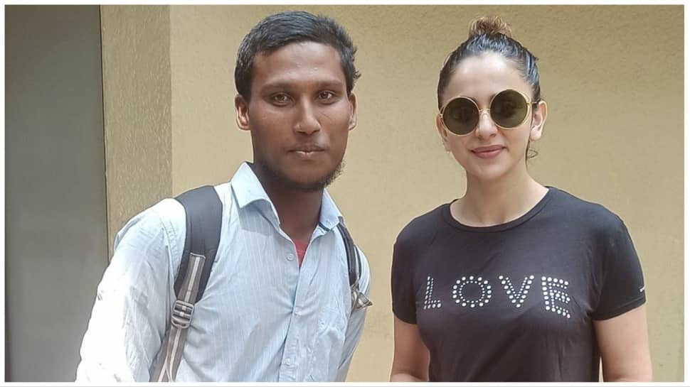 Devoted Fan Rode Whopping 1000 Km To Meet Rakul Preet Singh On Birthday, This Is How Actress Reciprocated 