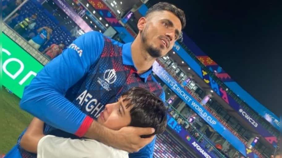 Mujeeb Ur Rahman Reveals Real Reason Behind Crying Ball Boy After ...