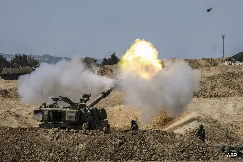 Israel Army launches huge rocket attacks on Gaza | Zee News