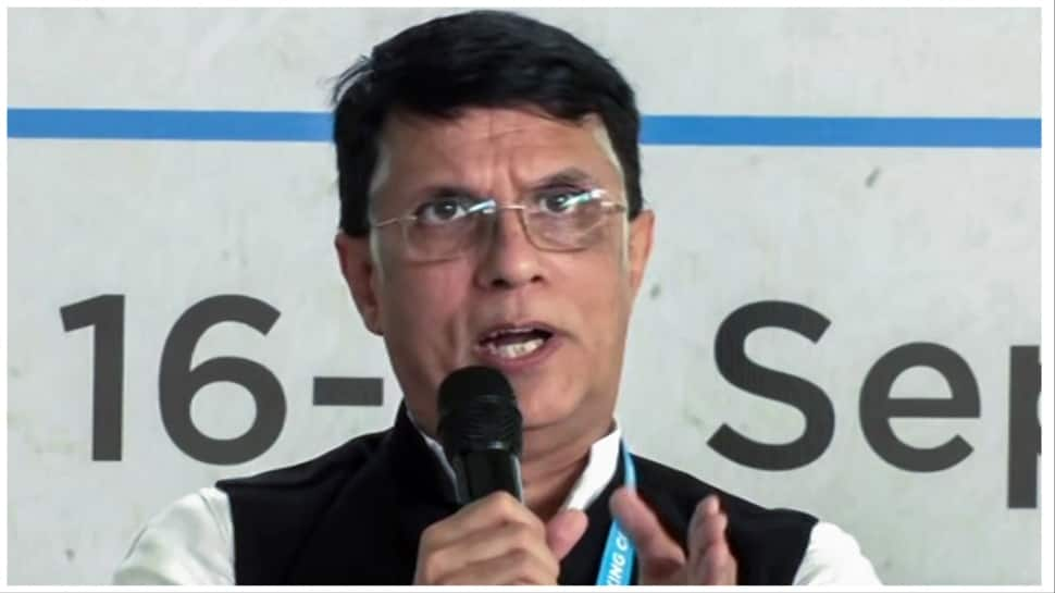 Single Family Governing Telangana: Congress Leader Pawan Khera Criticizes BRS