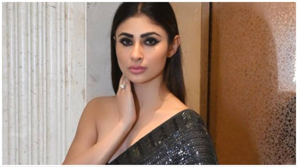 Mouni Roy's Makeup