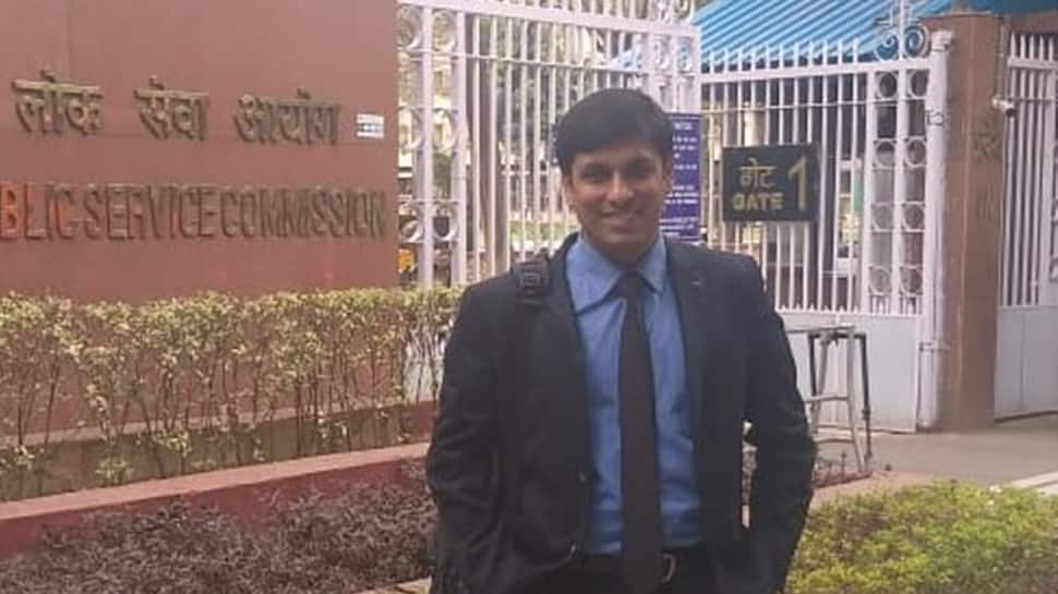 IAS Success Story: This Jharkhand Boy Cracked UPSC Without Coaching While Doing Full Time Job; His AIR Was...