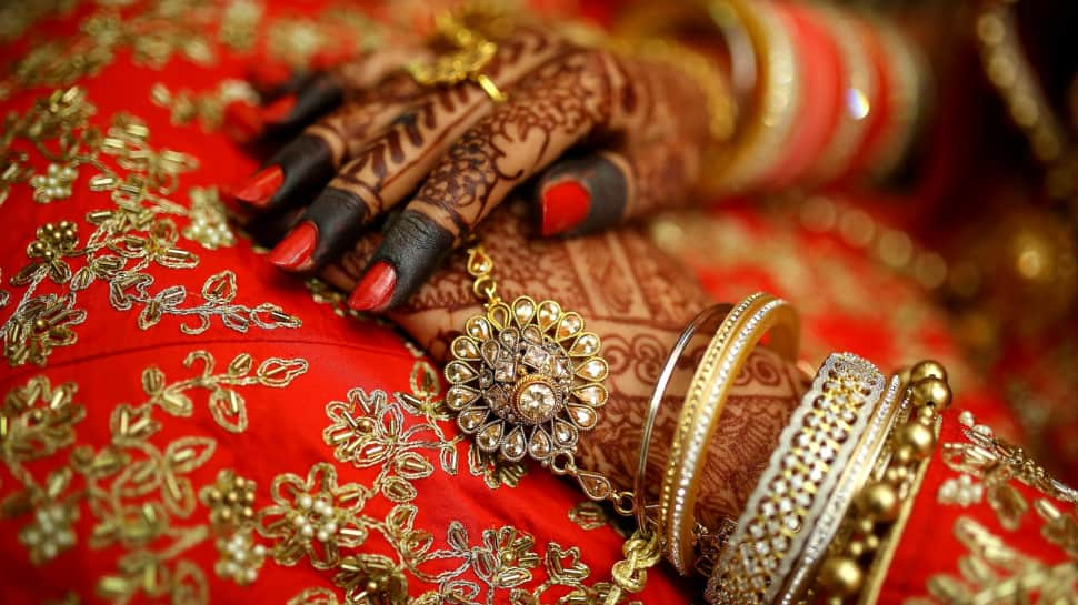 Karwa Chauth 2023: Celebrating Your First Karwa Chauth? Rituals And Traditions For Newlyweds To Follow