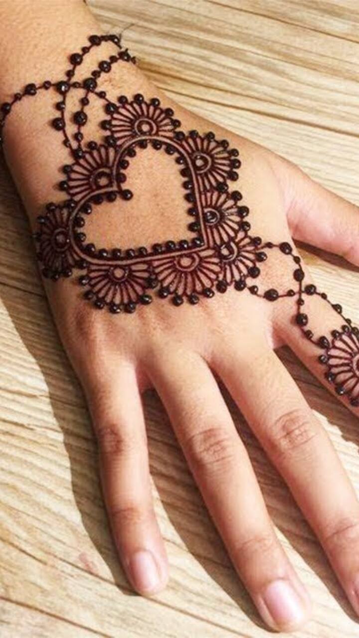 50+ Mehndi Design Images Which You Need To Bookmark Right Now