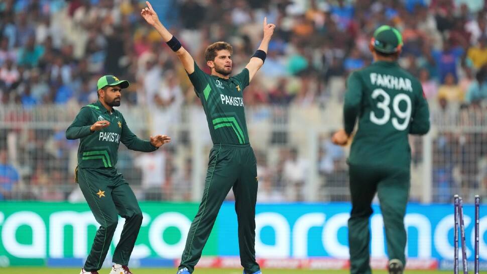 Pakistan pacer Shaheen Shah Afridi became the fastest pacer to reach the landmark of 100 ODI wickets in his 51st match against Bangladesh in the ICC Cricket World Cup 2023 in Kolkata on Tuesday. Australia’s Mitchell Starc achieved the feat in his 52nd game. (Photo: AP)