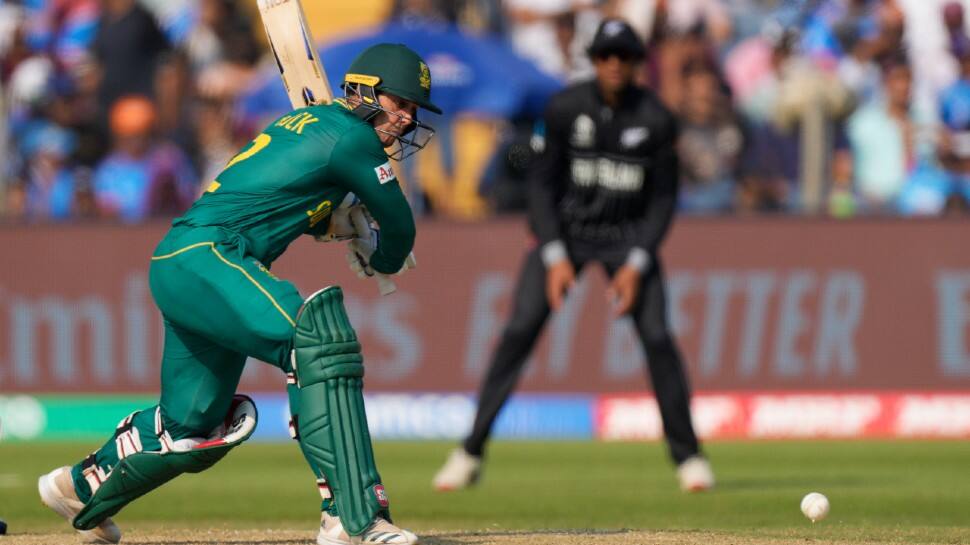 Quinton de Kock (4) has scored joint most centuries by wicket-keeper in a single edition of the World Cup with Kumar Sangakkara (4). (Photo: AP)
