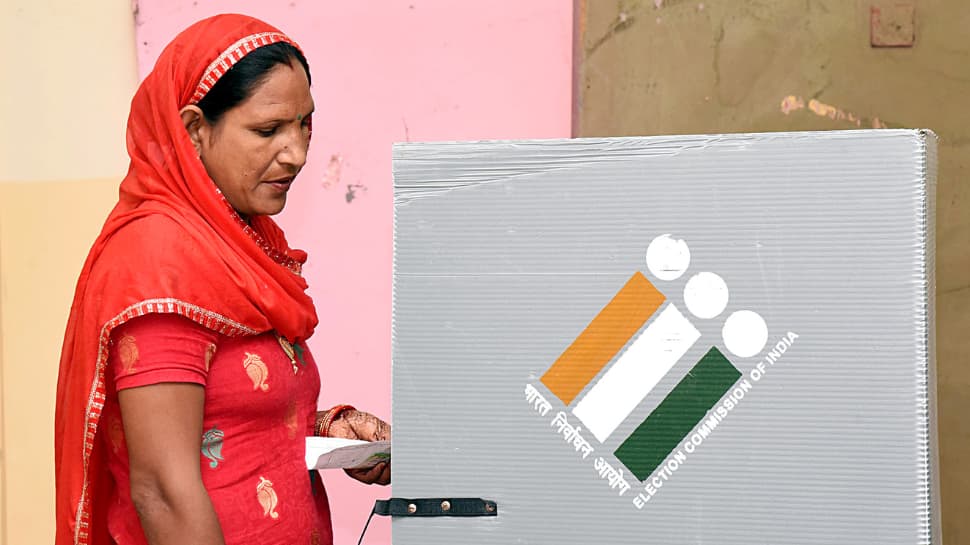 Chhattisgarh Assembly Polls: 44.55% Voter Turnout Recorded Till 1 pm, Polling Underway for 20 Seats